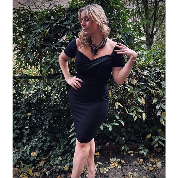 Vintage black dress by Frank Usher with sweetheart neckline, size 10 - Picture 1 of 5